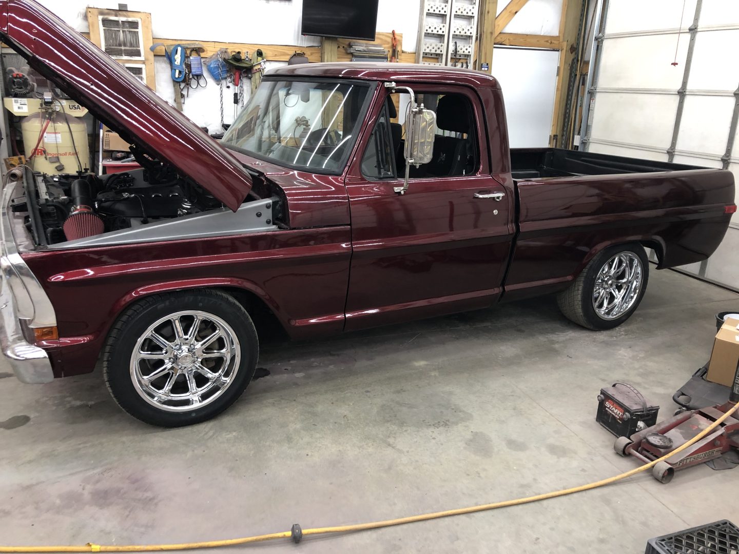 1970-f100-coyote-swap-6r80-transmission